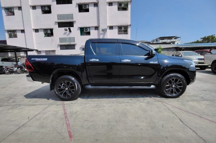 REVO PRE 2022 2.4 MID AT DOUBLE CAB BLACK  7776 full