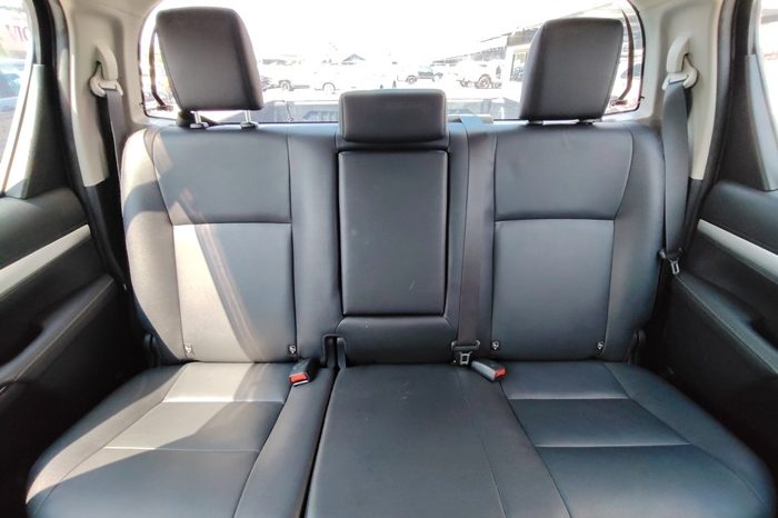 REVO PRE 2022 2.4 MID AT DOUBLE CAB BLACK  7776 full