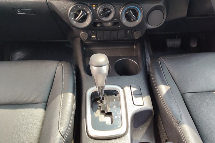 REVO PRE 2022 2.4 MID AT DOUBLE CAB BLACK  7776 full