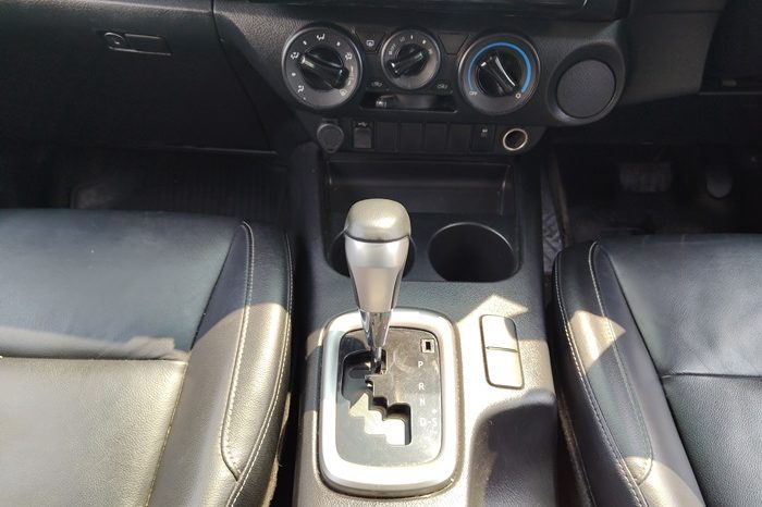 REVO PRE 2021 2.4 MID AT DOUBLE CAB SILVER  3426 full