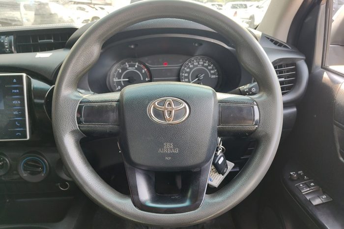 REVO 2WD 2018 2.4J MT SMART CAB SILVER  1144 full