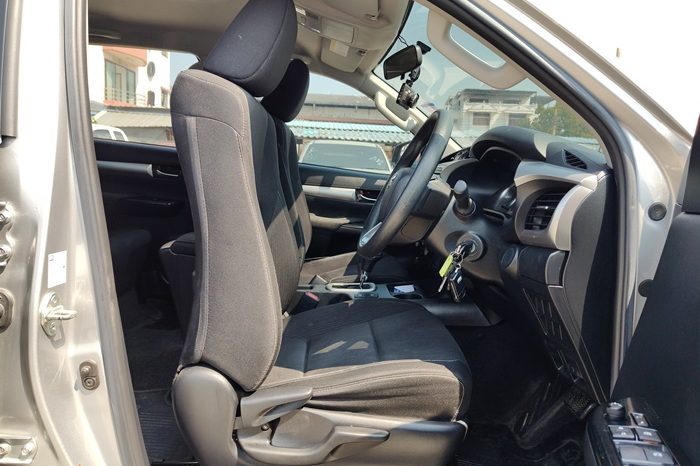 REVO PRE 2020 2.4 ENTRY AT DOUBLE CAB SILVER  1182 full