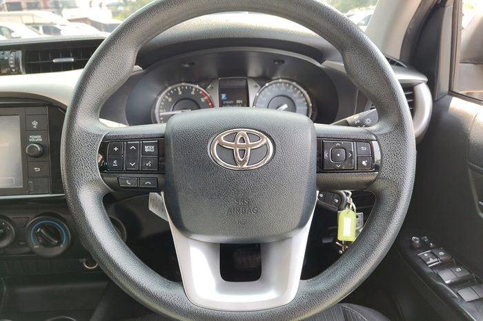 REVO PRE 2020 2.4 ENTRY AT DOUBLE CAB SILVER  1182 full