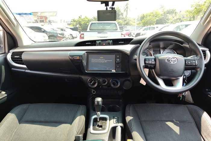 REVO PRE 2020 2.4 ENTRY AT DOUBLE CAB SILVER  7100 full