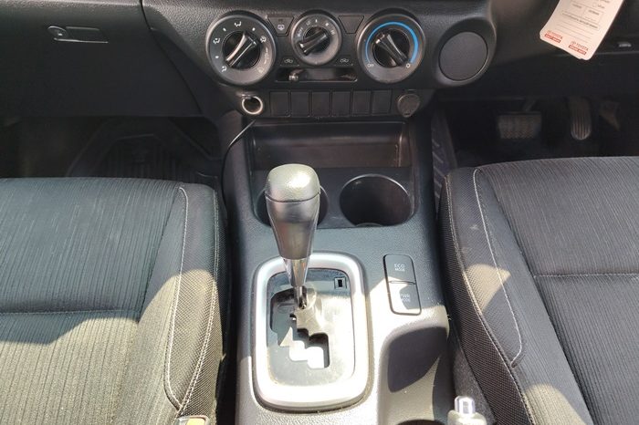 REVO PRE 2020 2.4 ENTRY AT DOUBLE CAB SILVER  7100 full