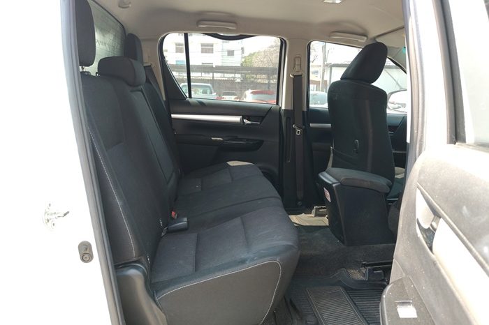 REVO 2WD 2020 2.4 MID AT DOUBLE CAB WHITE  9604 full