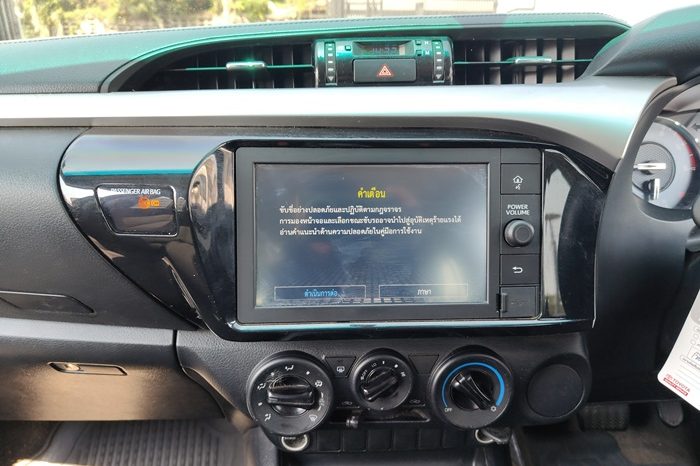 REVO 2WD 2020 2.4 MID AT DOUBLE CAB WHITE  9604 full