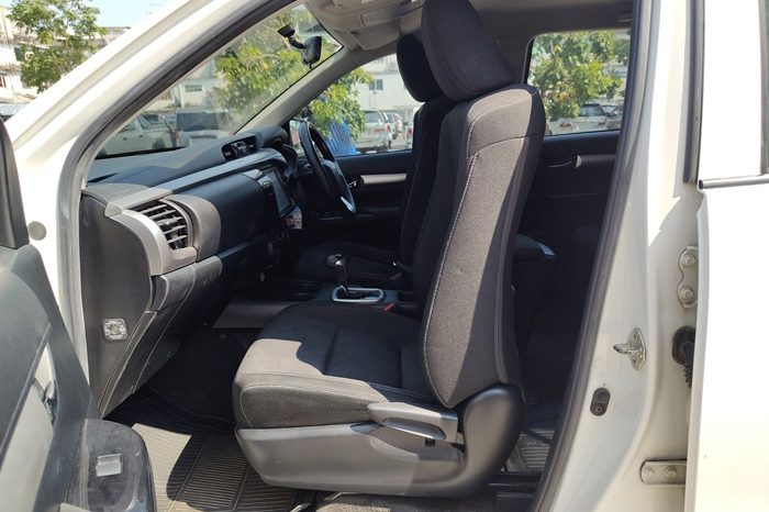 REVO 2WD 2020 2.4 MID AT DOUBLE CAB WHITE  1747 full