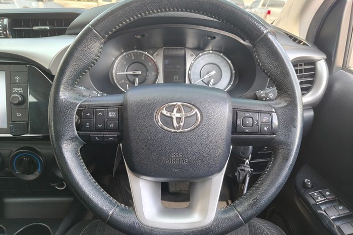 REVO 2WD 2020 2.4 MID AT DOUBLE CAB WHITE  1747 full