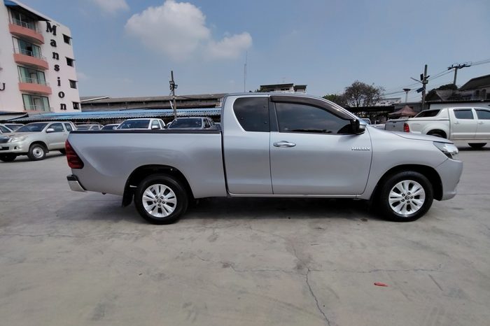 REVO 2WD 2017 2.4E MT SMART CAB SILVER  429 full