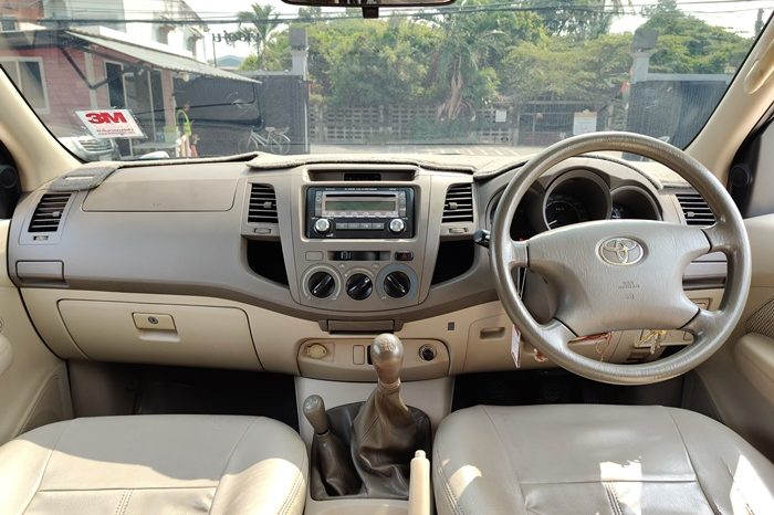 VIGO 4WD 2006 3.0G MT DOUBLE CAB SILVER  7419 full