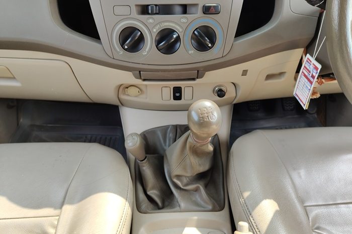 VIGO 4WD 2006 3.0G MT DOUBLE CAB SILVER  7419 full