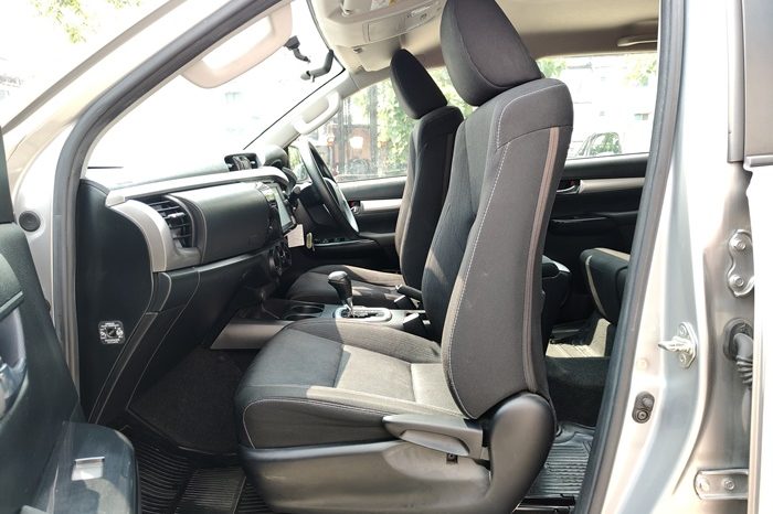 REVO PRE 2021 2.4 ENTRY AT DOUBLE CAB SILVER  1384 full