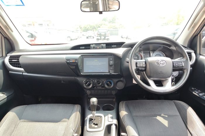 REVO PRE 2021 2.4 ENTRY AT DOUBLE CAB SILVER  1384 full