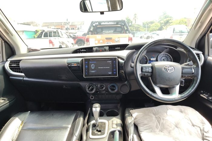 REVO PRE 2018 2.4E AT DOUBLE CAB DARK GREY  7773 full