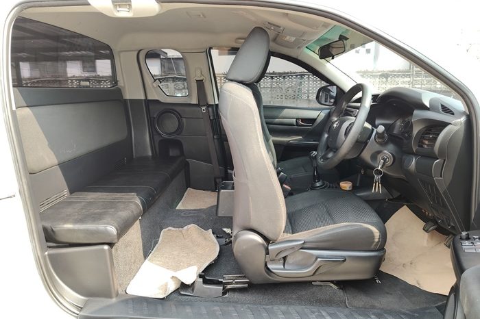 REVO 2WD 2020 2.4E MT SMART CAB WHITE  254 full