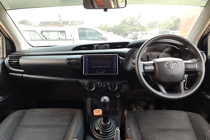 REVO 2WD 2020 2.4E MT SMART CAB WHITE  254 full