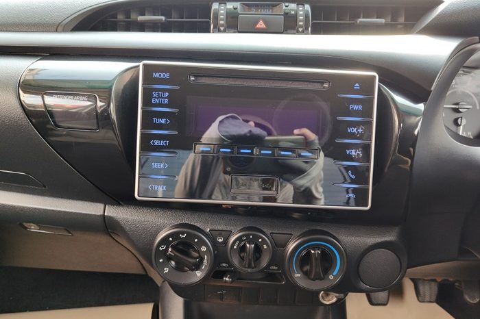 REVO 2WD 2020 2.4E MT SMART CAB WHITE  254 full