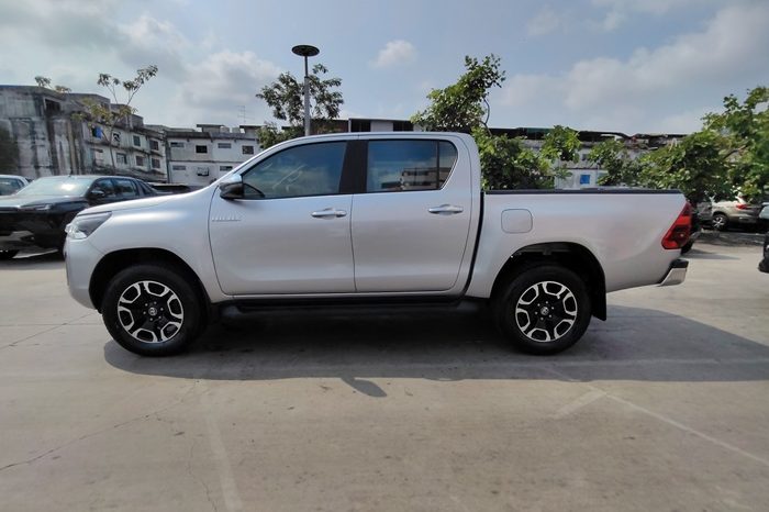 REVO 4WD 2021 2.4 MID MT DOUBLE CAB SILVER  6057 full