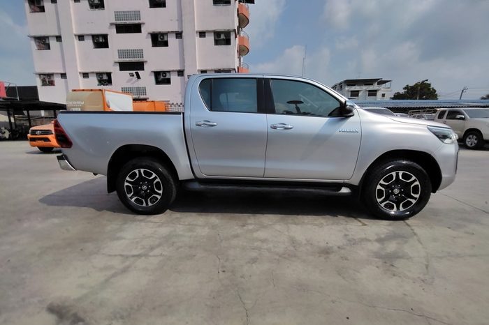REVO 4WD 2021 2.4 MID MT DOUBLE CAB SILVER  6057 full