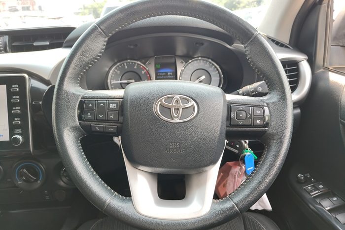 REVO 4WD 2021 2.4 MID MT DOUBLE CAB SILVER  6057 full