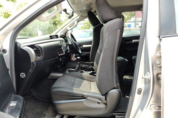 REVO 4WD 2021 2.4 MID MT DOUBLE CAB SILVER  6065 full