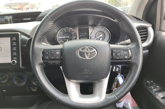 REVO 4WD 2021 2.4 MID MT DOUBLE CAB SILVER  6065 full