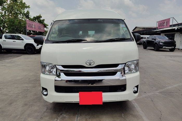 TOYOTA 2WD 2019 2.7 MT COMMUTER WHITE  5127 full