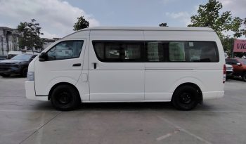 TOYOTA 2WD 2019 2.7 MT COMMUTER WHITE  5127 full