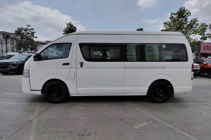 TOYOTA 2WD 2019 2.7 MT COMMUTER WHITE  5127 full