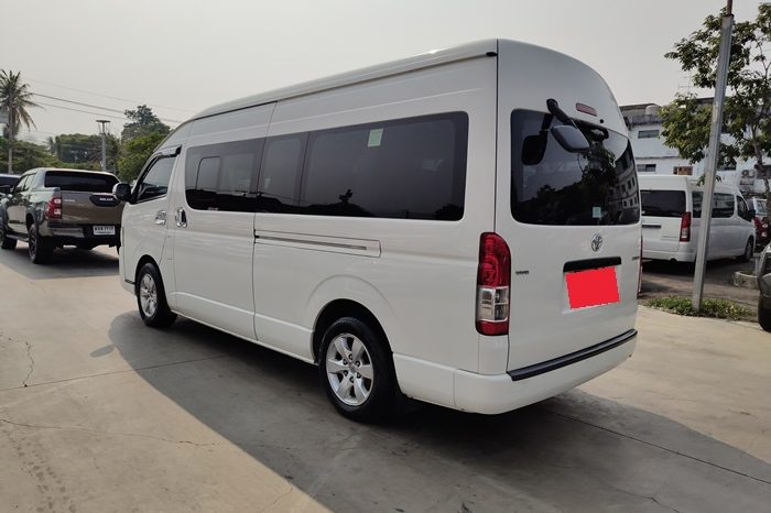 TOYOTA 2WD 2019 3.0 MT COMMUTER WHITE  4188 full