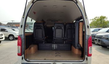 TOYOTA 2WD 2019 3.0 MT COMMUTER WHITE  4188 full