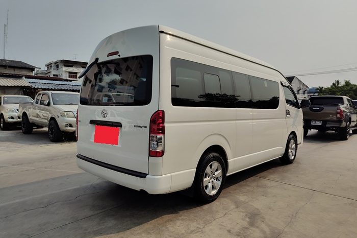 TOYOTA 2WD 2019 3.0 MT COMMUTER WHITE  4188 full