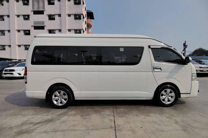TOYOTA 2WD 2019 3.0 MT COMMUTER WHITE  4188 full