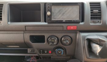 TOYOTA 2WD 2019 3.0 MT COMMUTER WHITE  4188 full