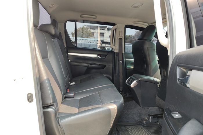 REVO 4WD 2020 2.8G AT DOUBLE CAB WHITE  4290 full