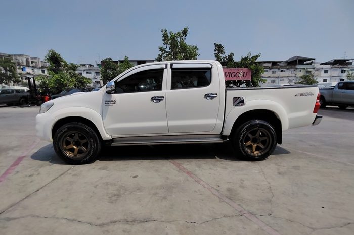 VIGO PRE 2012 3.0G AT DOUBLE CAB WHITE  8583 full