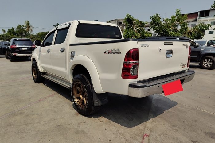 VIGO PRE 2012 3.0G AT DOUBLE CAB WHITE  8583 full