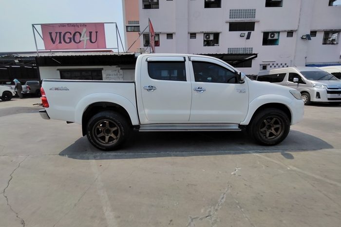 VIGO PRE 2012 3.0G AT DOUBLE CAB WHITE  8583 full