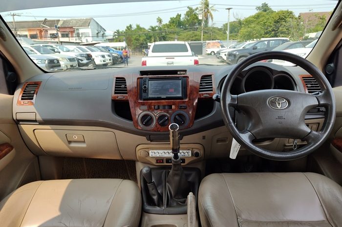 VIGO 4WD 2011 3.0G AT DOUBLE CAB BLACK  1016 full