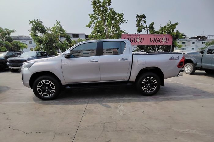 REVO 4WD 2021 2.4 MID MT DOUBLE CAB SILVER  7305 full