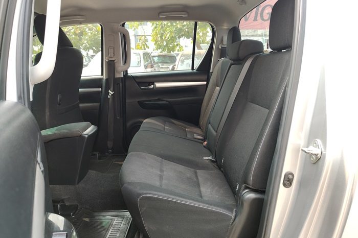 REVO 4WD 2021 2.4 MID MT DOUBLE CAB SILVER  7305 full