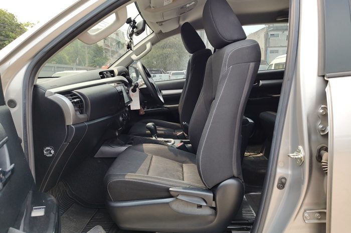 REVO PRE 2020 2.4 ENTRY AT DOUBLE CAB SILVER  2715 full