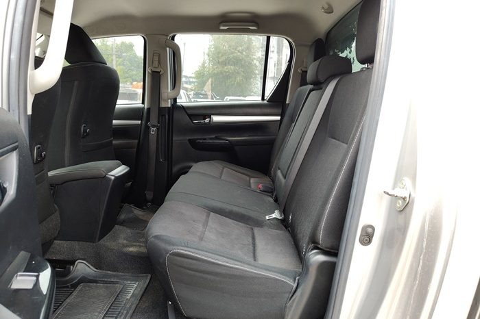 REVO PRE 2020 2.4 ENTRY AT DOUBLE CAB SILVER  2715 full