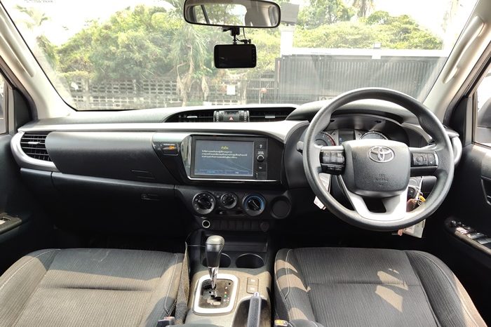 REVO PRE 2020 2.4 ENTRY AT DOUBLE CAB SILVER  2715 full