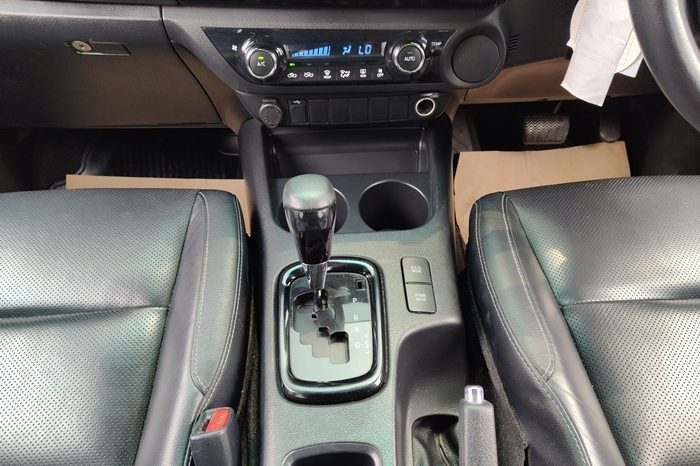 ROCCO PRE 2018 2.4G AT DOUBLE CAB WHITE  4142 full