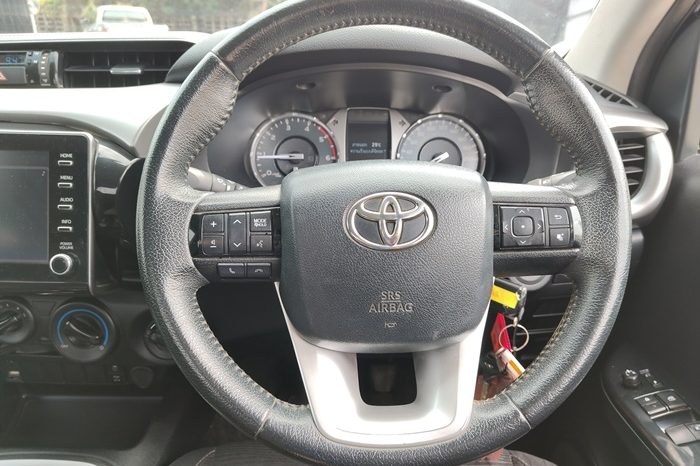 REVO 4WD 2021 2.4 MID MT SMART CAB SILVER  8464 full