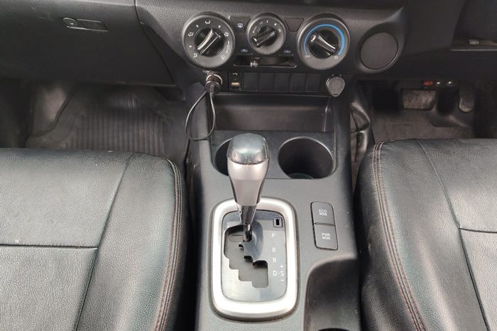 REVO PRE 2018 2.4E AT DOUBLE CAB DARK GREY  7077 full