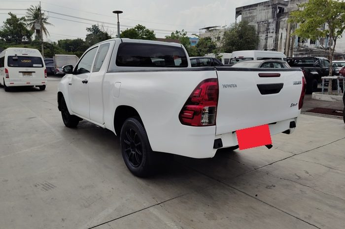 REVO 2WD 2019 2.4J MT SMART CAB WHITE  640 full