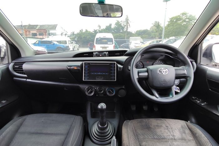 REVO 2WD 2019 2.4J MT SMART CAB WHITE  640 full